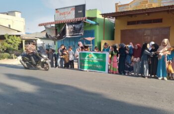 Indahnya Ramadhan, Berbagi Takjil Tingkatkan Karakter Kepedulian Siswa
