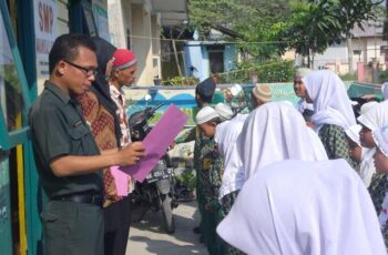 Upacara Memperingati Hari Guru Nasional