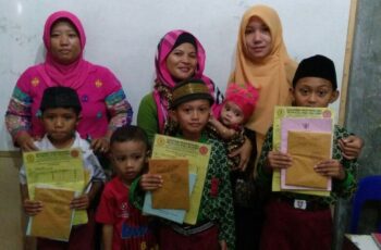 PENYERAHAN RAPORT SEMESTER GANJIL SD SWASTA WIRA MANDIRI TP. 2016-2017