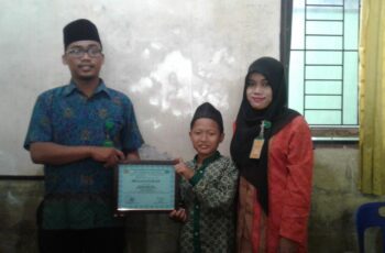 YPWP MEDAN GELAR KHATAMAN AL-QURAN BERJAMAAH SEKALIGUS PENYERAHAN PIAGAM PENGHARGAAN