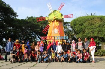 REKREASI YPWP DI THEME PARK PANTAI CERMIN