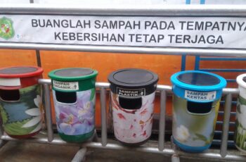 BANTUAN TEMPAT SAMPAH DARI DINAS KEBERSIHAN DAN PERTAMANAN KOTA MEDAN