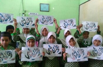 KREATIFITAS SISWA MDA WIRANUSA PRATAMA DENGAN PASIR WARNA