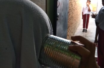 BARANG BEKAS DISULAP MENJADI MEDIA BELAJAR KOMUNIKASI