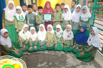 YPWP MEDAN GELAR KHATAMAN AL-QURAN SEKALIGUS PENYERAHAN PIAGAM PENGHARGAAN