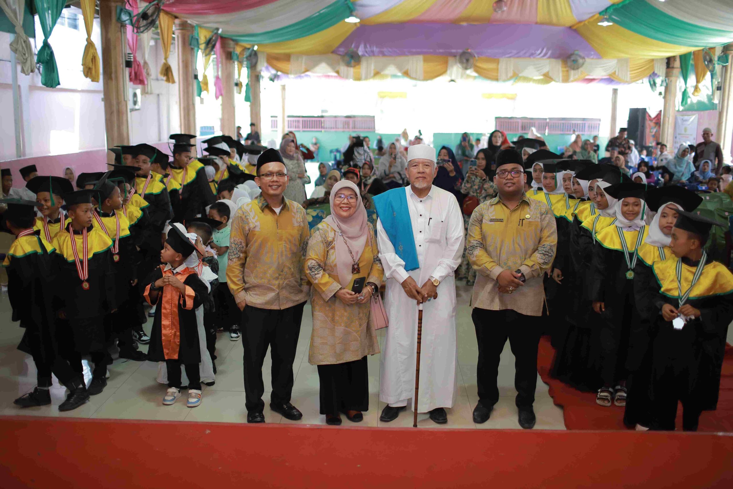 Wakil Ketua MUI Medan Hadir Pada Acara Wisuda Akbar YPWP