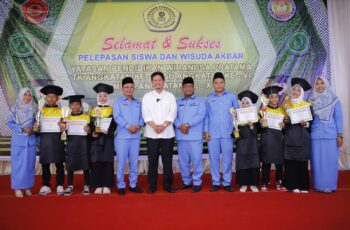 Guru Besar Fakultas Kedokteran USU Turut Hadir Dalam Kegiatan Wisuda Akbar YPWP Medan 2024