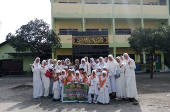 TK Swasta Al-Abrar Laksanakan Manasik Haji dan Kegiatan Refreshing