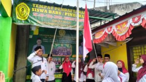 Siswa dan guru YPWP Medan mengikuti Upacara HUT RI ke-80 dengan khidmat