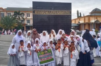 Siswa TK Swasta Al-Abrar Antusias Laksanakan Manasik Haji dan Rekreasi